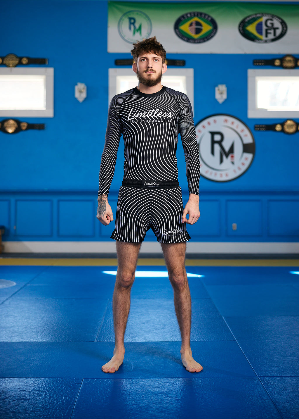 Stealth Unisex White & Black Short