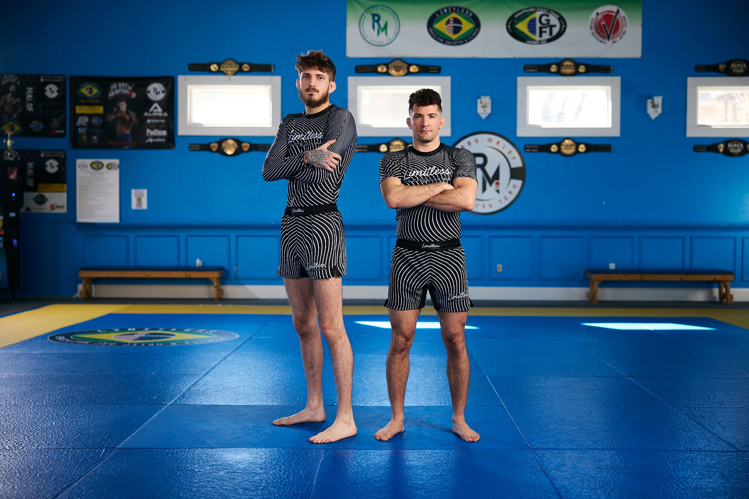 Stealth Unisex White & Black Short