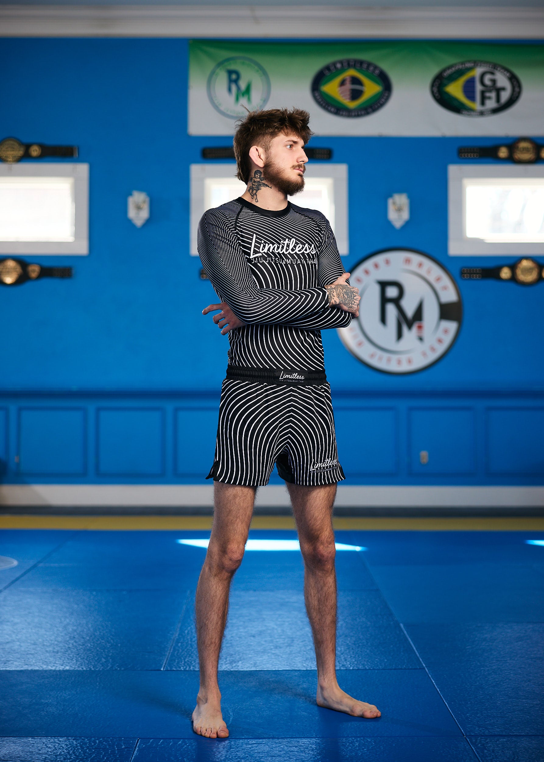 Stealth Unisex White & Black Short